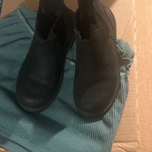 Uggs black boots